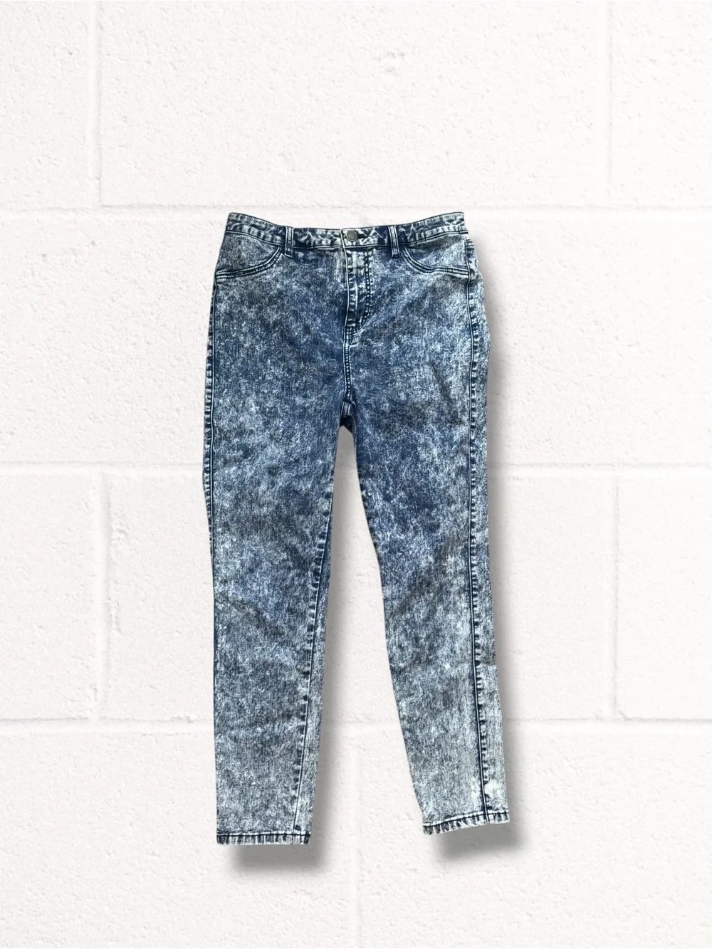 Almost Famous Acid-Wash Skinny Jeans, Large - Picture 2 of 7